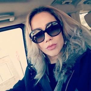 Meet your Posher, Elia